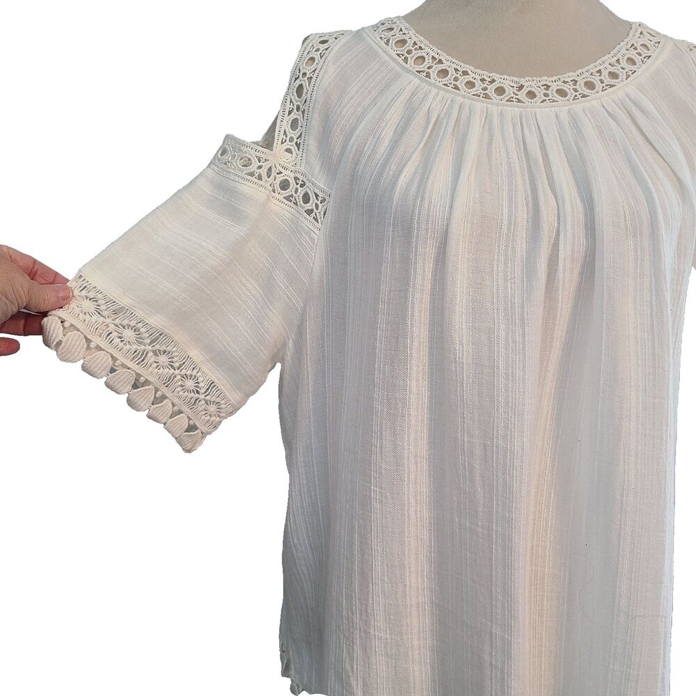 Crown & Ivy Cold Shoulder Top Womens L Crochet Lace Trim Boho Cottagecore